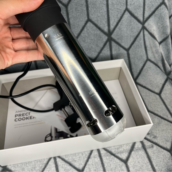 Anova Culinary Sous Vide Precision Cooker B1 - Picture 6 of 9